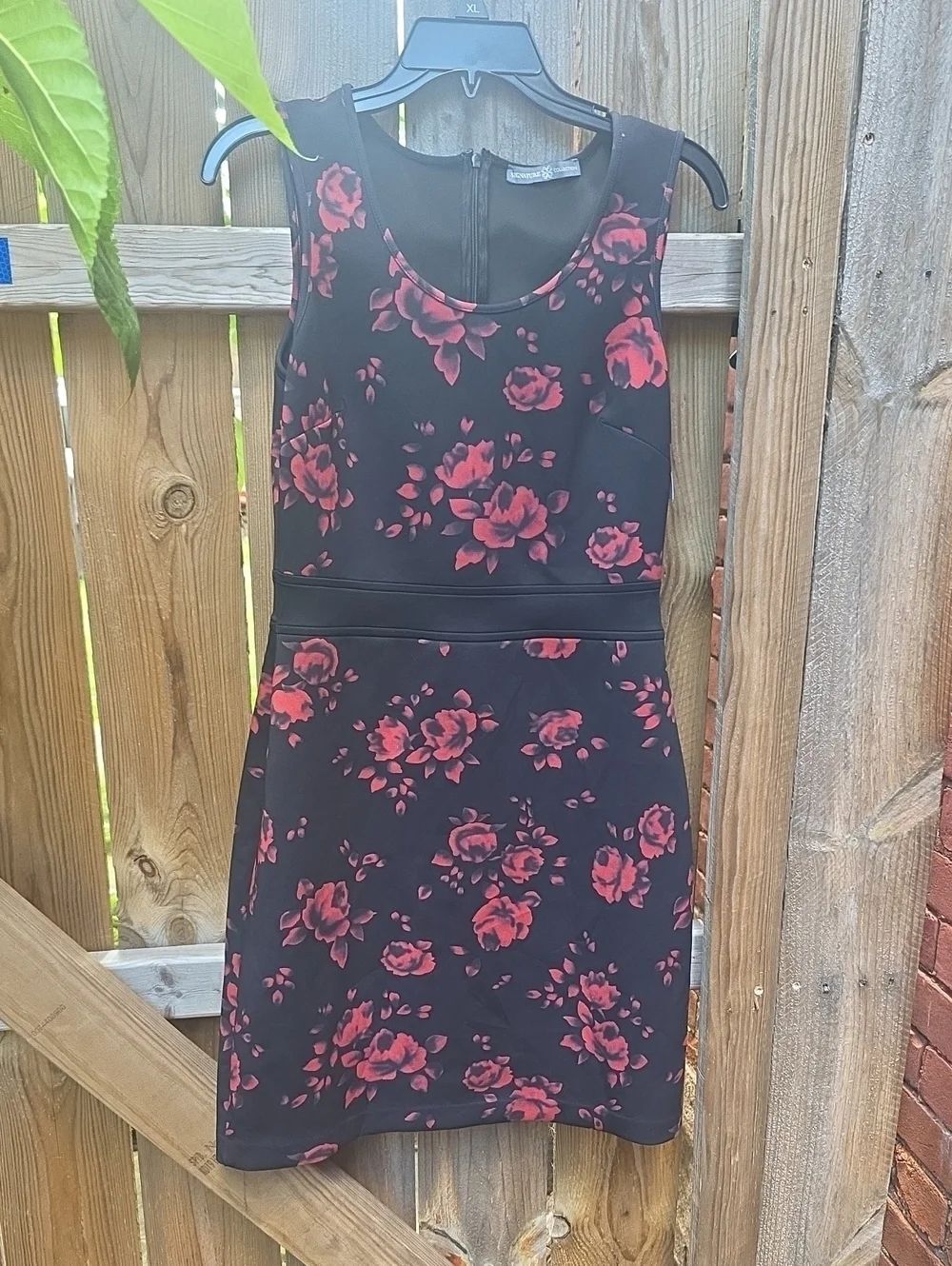 Floral Sleeveless Sheath Dress - Black with Red Floral